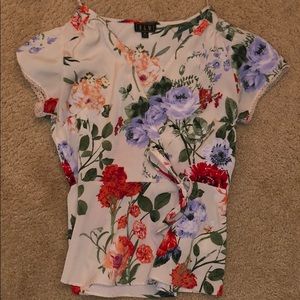 DRESSY FLORAL TOP